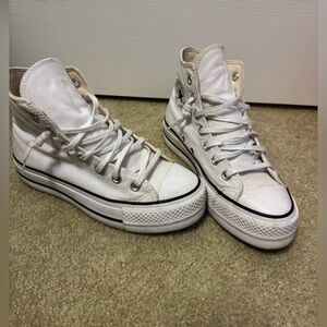 White Converse High top sneakers 🤍